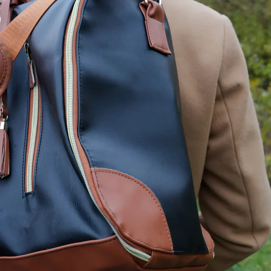 Voyago™ | Space-saving travel bag for excursions