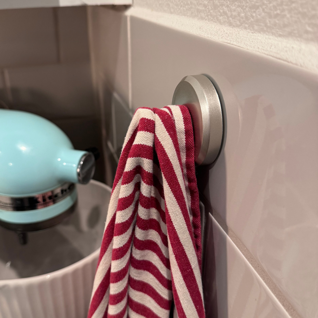 Ultra-adhesive suction cup hook, repositionable at will