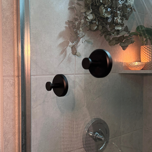 Ultra-adhesive suction cup hook, repositionable at will
